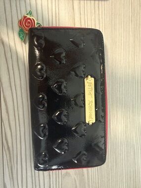 Betsey Johnson Black Patent Heart-Embossed Zip Wallet with Red Trim